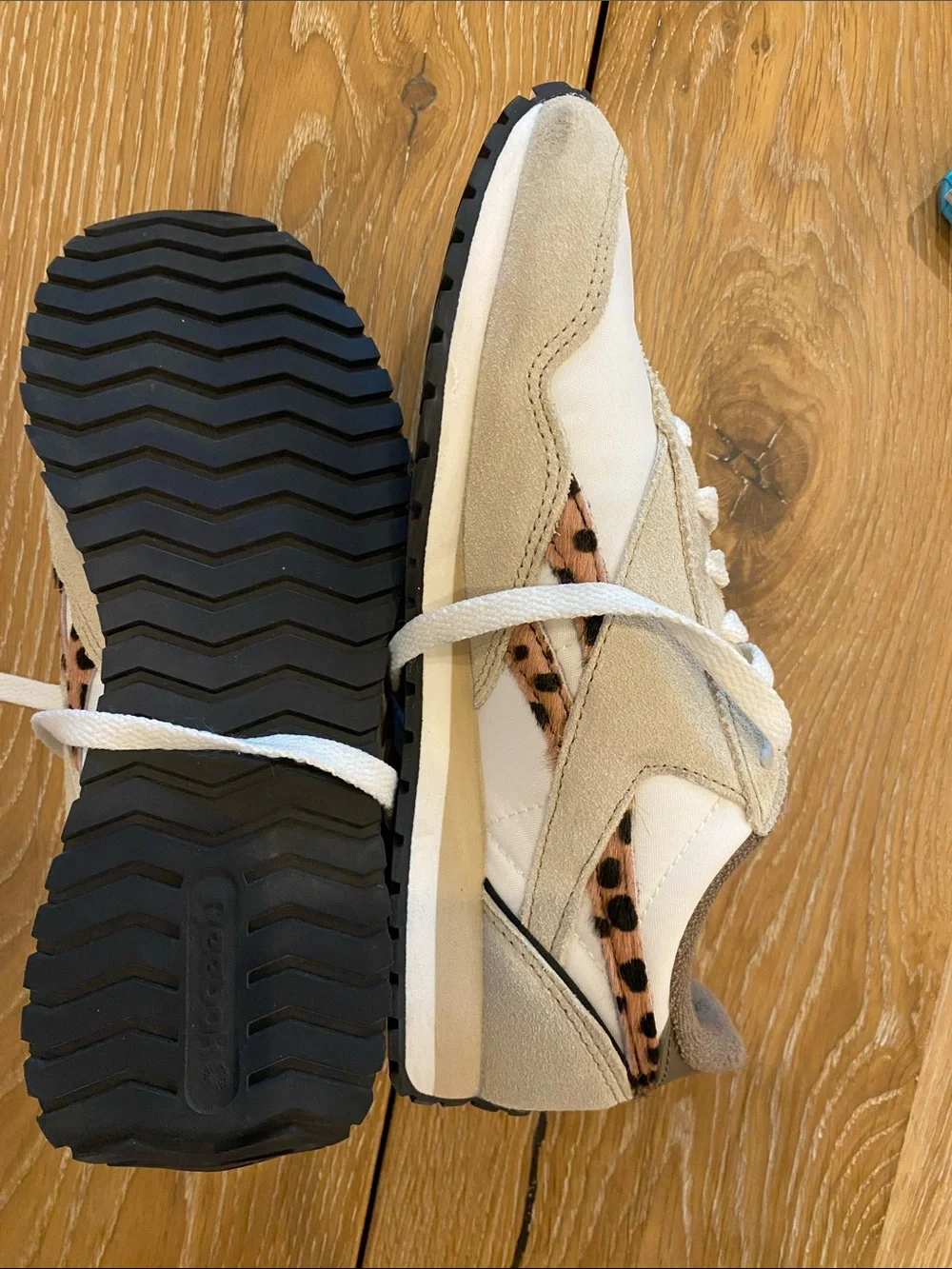 Reebok Women's White and Beige Low-Top Athletic Sneakers